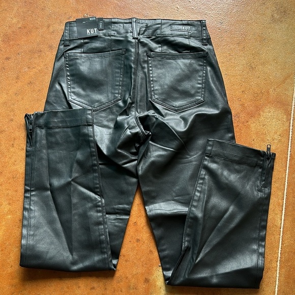 NWT Kut From the Kloth Vegan leather pant. Size 2 - Picture 4 of 5